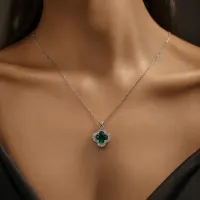 تک آویز ونکلیف نگین دار - تصویر ۰۲